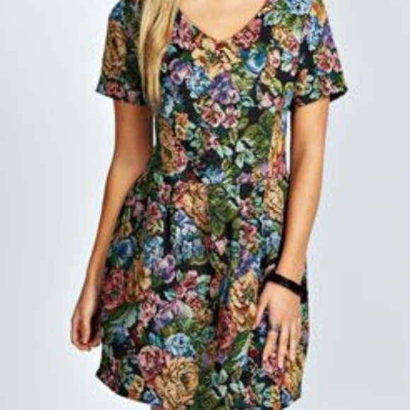 Boohoo Dresses & Skirts - Boohoo Cara Floral Tapestry Tulip Skirt Dress
